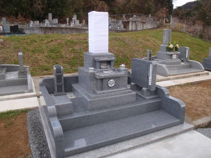 加西市の楽法寺墓地で、新規墓石建立（現代墓石）