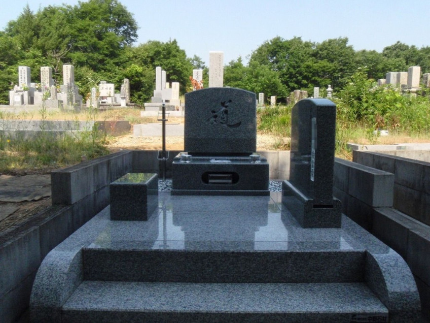 兵庫県加東市高岡墓地で、お墓（洋墓）の建立