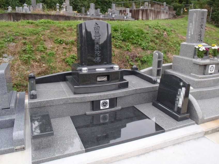 当社オリジナル「未来墓」の建立