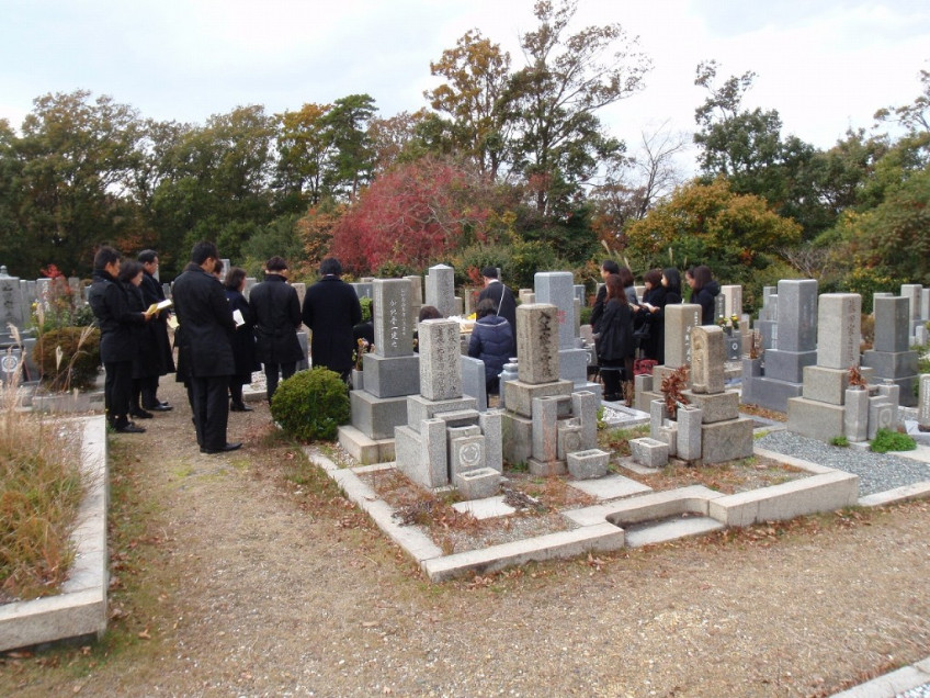 神戸市垂水区の舞子墓園で、追加文字彫りと納骨代行